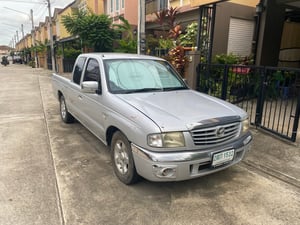 รถกระบะ Mazda รุ่น Fighter เครื่อง 2.5 เกียร์ธรรมดา