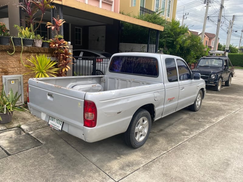 รถกระบะ Mazda รุ่น Fighter เครื่อง 2.5 เกียร์ธรรมดา