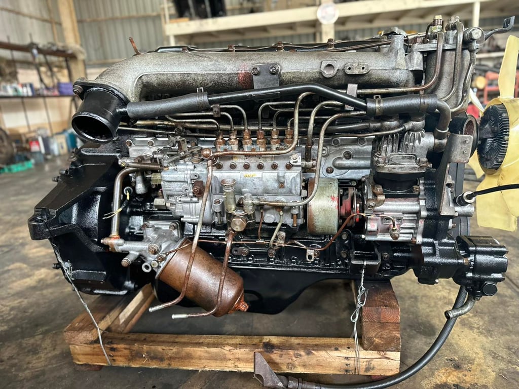 Isuzu 6BG1 175 แรงม้า ตัดRockkyสภาพสวย Isuzu 6BG1 175 แรงม้า ตัดRockkyสภาพสวย