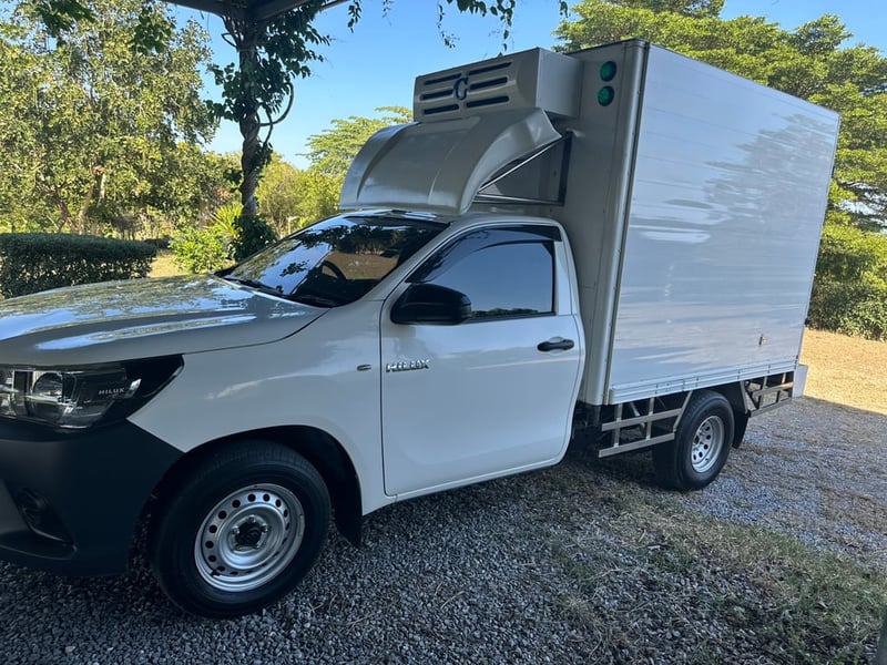 รถกระบะตู้เย็น Toyota Hilux Revo ปี 2019