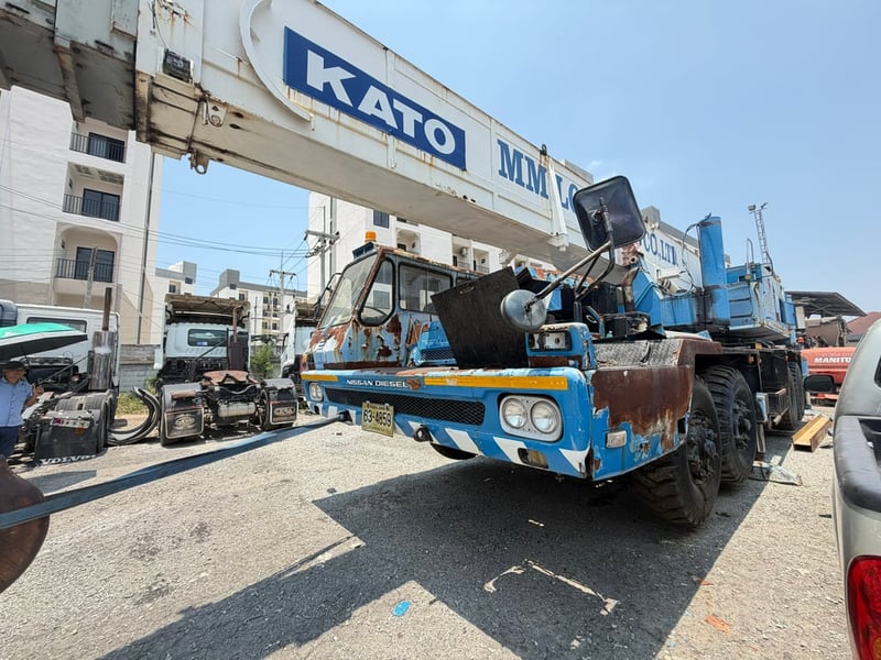 รถเครน KATO 80 ตัน เล่มพร้อมโอน รถเครน KATO 80 ตัน เล่มพร้อมโอน