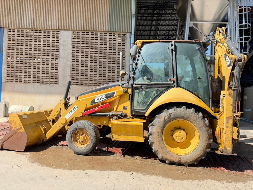CAT 422E ตักหน้าหลังขุด1,600 ชม.เล่มทะเบียน 69 