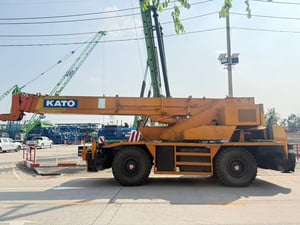 KR-35H-lll เครน 4 ล้อ 35 ตัน ปี 60 KR-35H-lll เครน 4 ล้อ 35 ตัน ปี 60