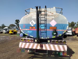 ISUZU Rocky FVM 195 บรรจุน้ำ 16,000 ลิตร ระบบดูดน้ำสเปรย์น้ำสภาพพร้อมใช้