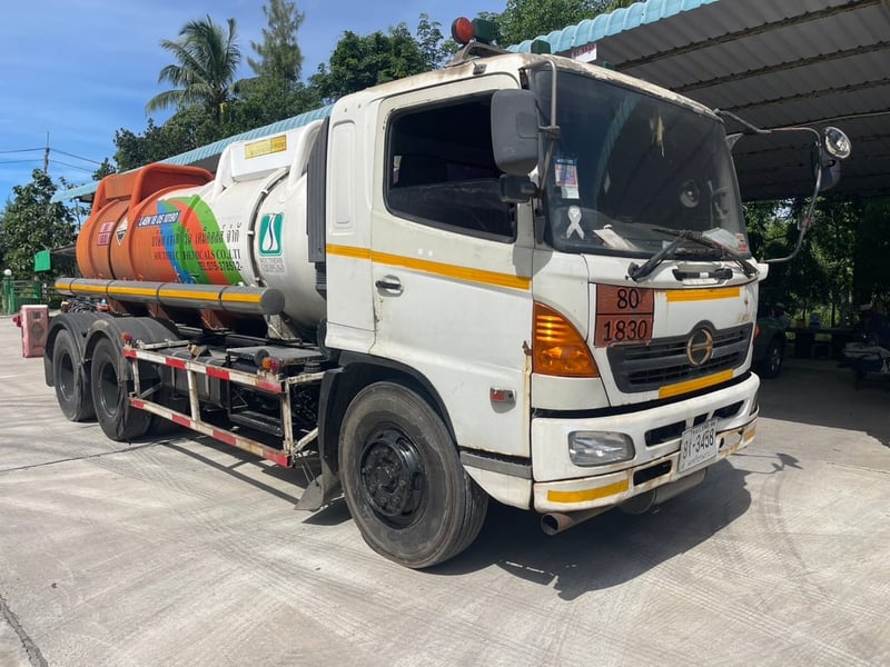HINO FM 245แรงม้า รถบรรทุก 10ล้อ บรรทุกของเหลว ปี2003