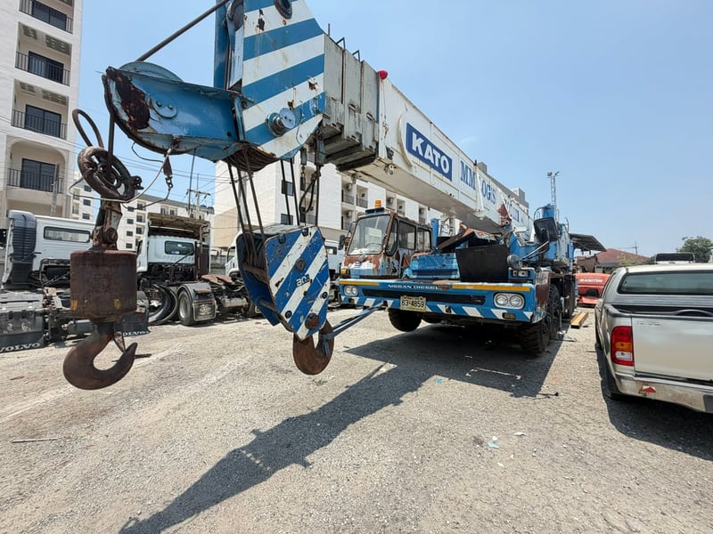 รถเครน KATO 80 ตัน เล่มพร้อมโอน