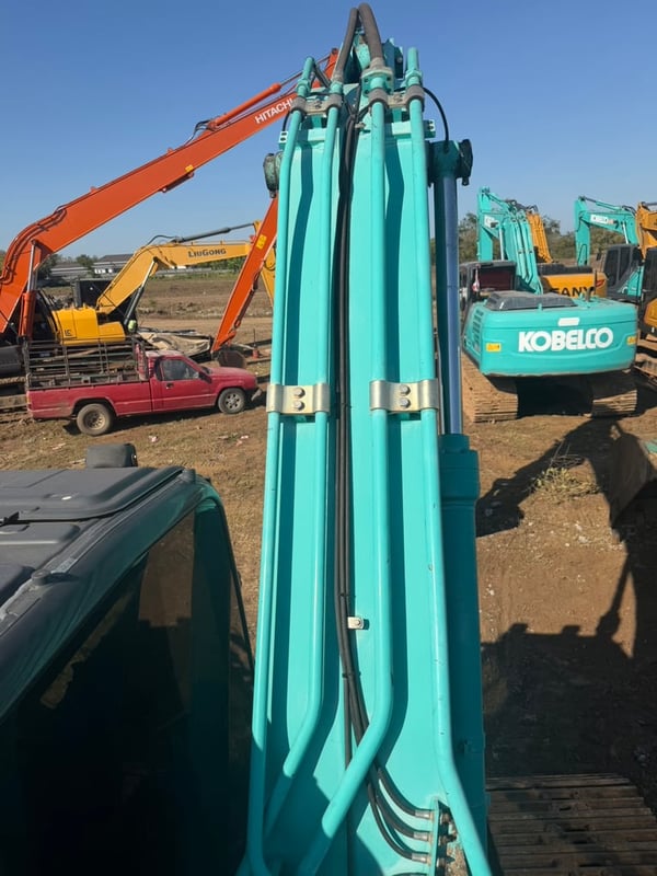 KOBELCO SK200-10 ปี 2565 ชั่วโมงบิน 6000 เหลือ 4 คัน KOBELCO SK200-10 ปี 2565 ชั่วโมงบิน 6000 เหลือ 4 คัน