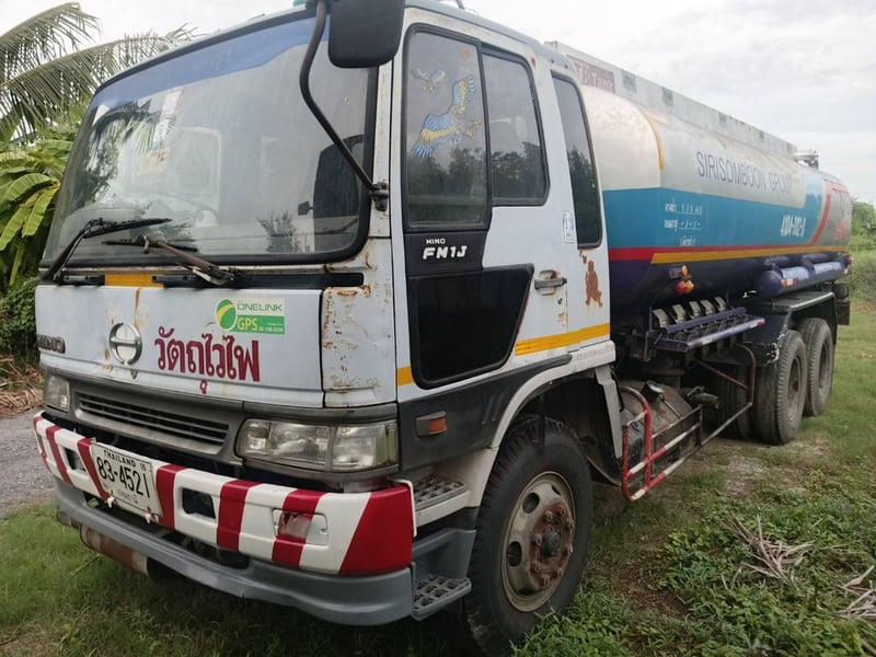 HINO FM1J 210แรงม้า รถบรรทุก 10ล้อ บรรทุกน้ำมัน 16000 ลิตร ะบบโหลดล่าง 5ช่อง 2 เพลา HINO FM1J 210แรงม้า รถบรรทุก 10ล้อ บรรทุกน้ำมัน 16000 ลิตร ะบบโหลดล่าง 5ช่อง 2 เพลา