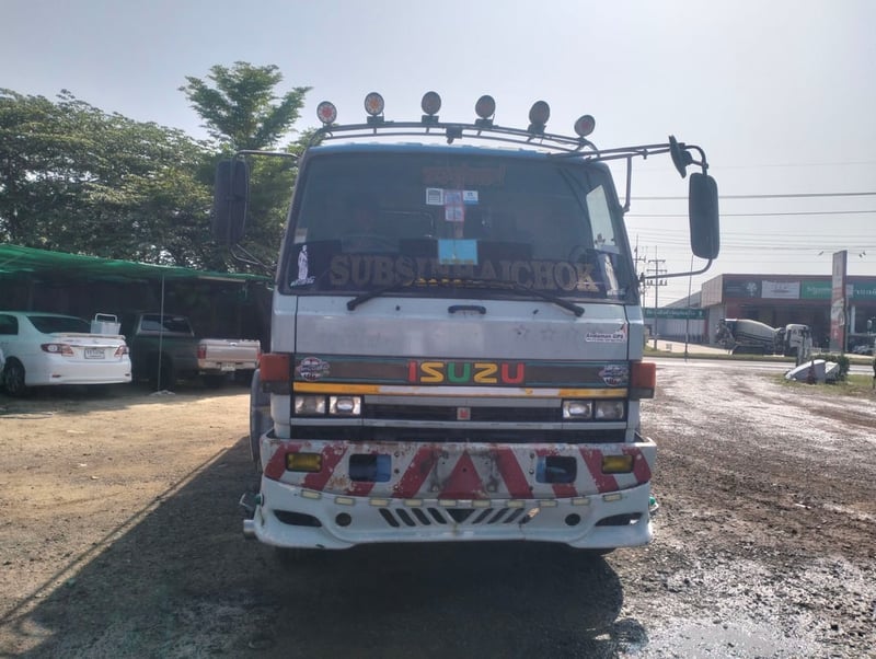 ISUZU Rocky FVM 195 บรรจุน้ำ 16,000 ลิตร ระบบดูดน้ำสเปรย์น้ำสภาพพร้อมใช้