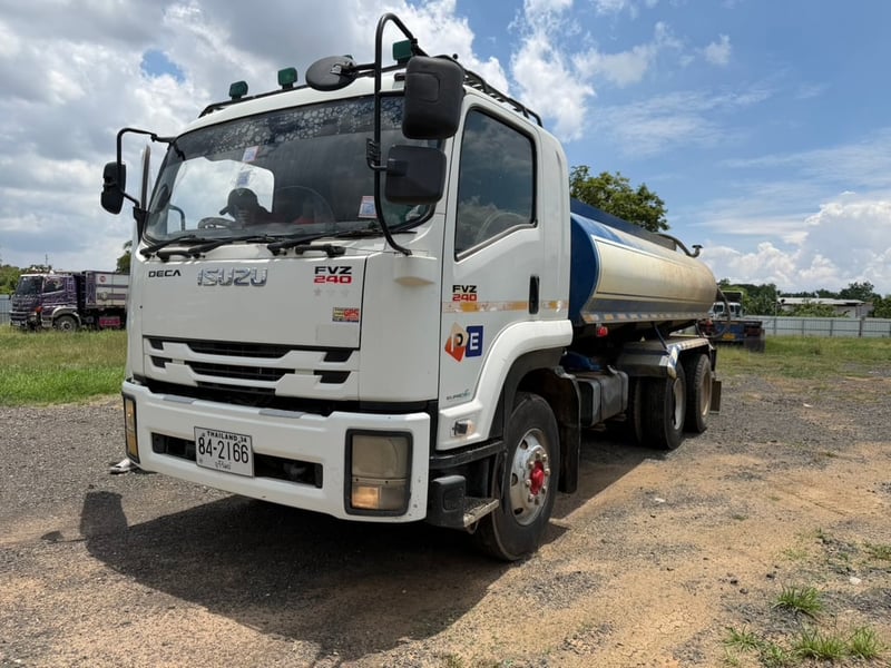 FVZ240 จดปี 2554 รถ 2 เพลา น้ำ 160000 ลิตร FVZ240 จดปี 2554 รถ 2 เพลา น้ำ 160000 ลิตร