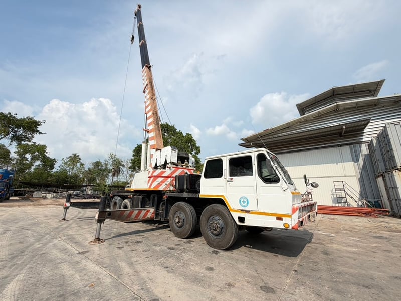 เครน TADANO TG350M1 มือสองสภาพพร้อมใช้งาน เครน TADANO TG350M1 มือสองสภาพพร้อมใช้งาน