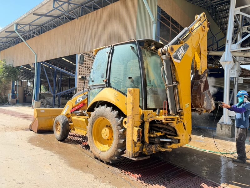 CAT 422E ตักหน้าหลังขุด1,600 ชม.เล่มทะเบียน 69 