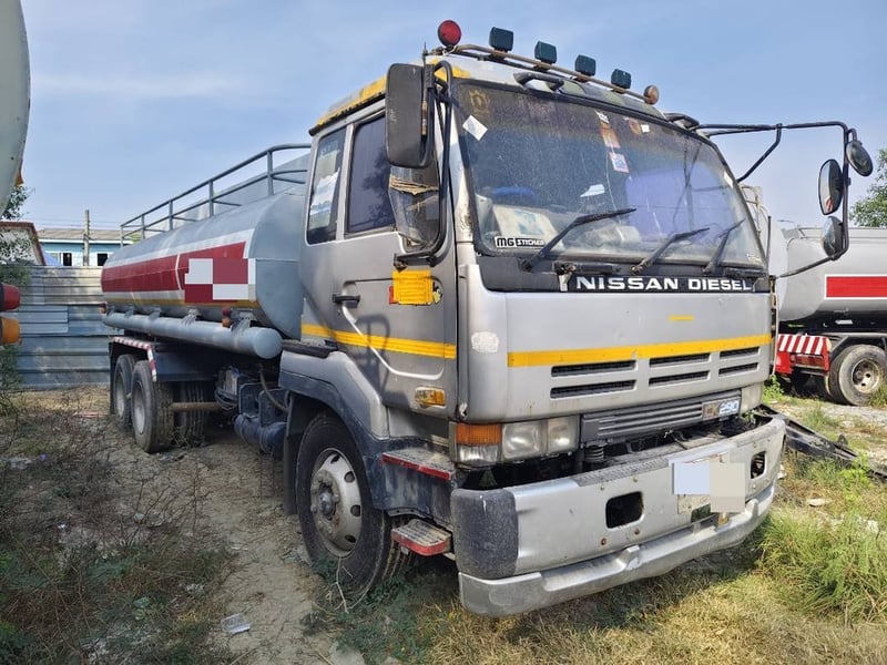 NISSAN UD 290 บรรจุน้ำ 2 เพลา สภาพดีพร้อมใช้งาน