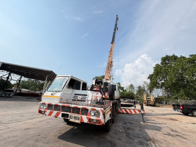 เครน TADANO TG350M1 มือสองสภาพพร้อมใช้งาน เครน TADANO TG350M1 มือสองสภาพพร้อมใช้งาน