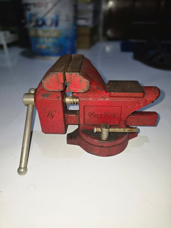 ค่าส่ง 100 บาท