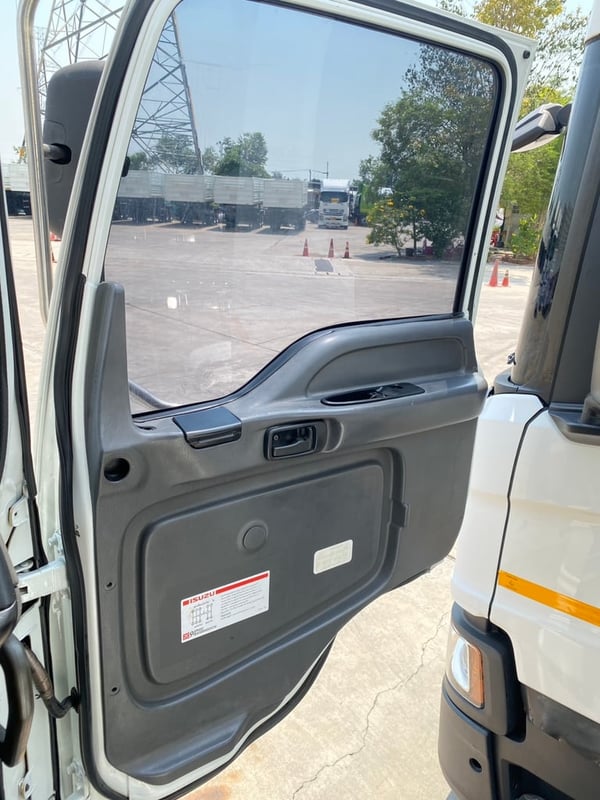 ISUZU GXZ 320แรงม้า รถบรรทุก 10ล้อ หัวลาก เฉพาะหัว ปี2007