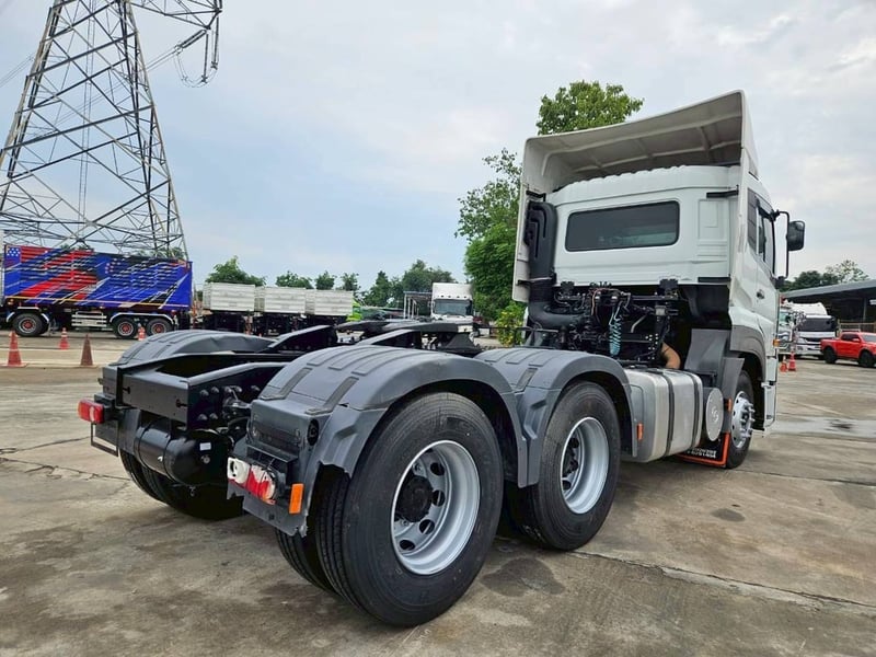 UD CWE 390แรงม้า รถบรรทุก 10ล้อ หัวลาก เฉพาะหัว ปี2023 เลขไมล์ 228,000 กม.