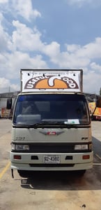 รถฮีโน่ 6 ล้อ ตู้แห้ง ปี2539