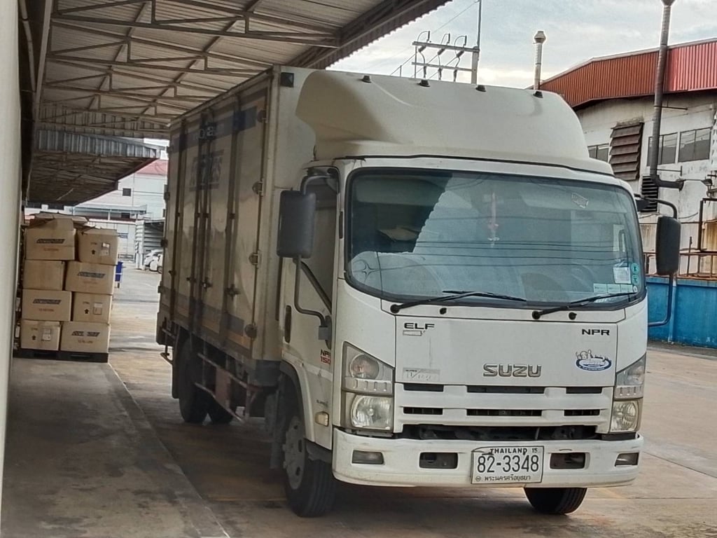 รถอีซูซุ 4 ล้อ  NPR75K ปี 2554 ตู้แห้ง รถอีซูซุ 4 ล้อ  NPR75K ปี 2554 ตู้แห้ง
