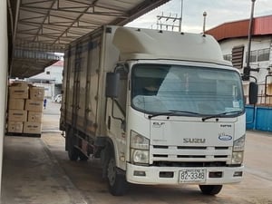 รถอีซูซุ 4 ล้อ NPR75K ปี 2554 ตู้แห้ง รถอีซูซุ 4 ล้อ NPR75K ปี 2554 ตู้แห้ง