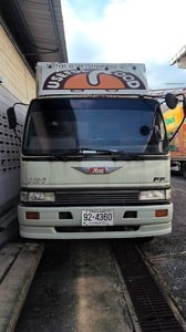 รถฮีโน่ 6 ล้อ ตู้แห้ง ปี2539