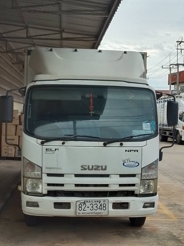 รถอีซูซุ 4 ล้อ  NPR75K ปี 2554 ตู้แห้ง