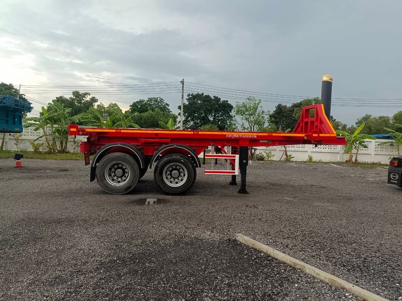 หางกึ่งพ่วงบรรทุกยกท้าย