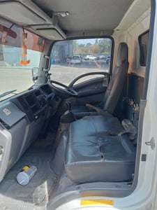 ISUZU NLR 130แรงม้า รถบรรทุก 4ล้อ ตู้แห้ง ปี2019 เลขไมล์น้อยกว่า 500,000 กม.