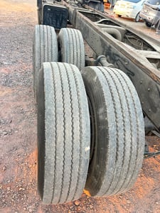 ISUZU FVM 240แรงม้า รถบรรทุก 10ล้อ หัวลาก เฉพาะหัว ปี2009 เลขไมล์น้อยกว่า 500,000 กม. ISUZU FVM 240แรงม้า รถบรรทุก 10ล้อ หัวลาก เฉพาะหัว ปี2009 เลขไมล์น้อยกว่า 500,000 กม.