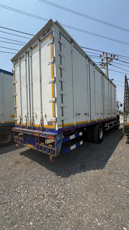 ISUZU FTR 240แรงม้า รถบรรทุก 6ล้อ ตู้แห้ง ปี2019 เลขไมล์น้อยกว่า 500,000 กม.