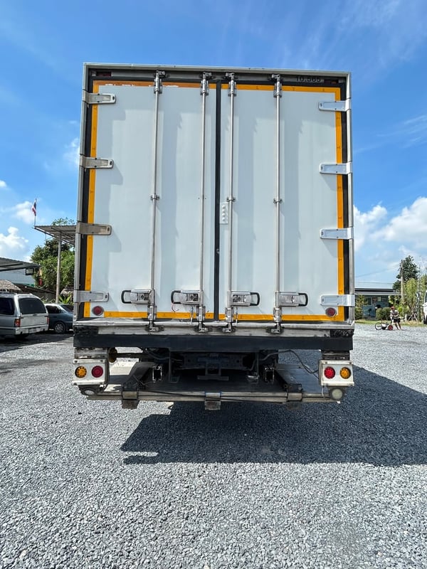HINO FL 260แรงม้า รถบรรทุก 10ล้อ ตู้เย็น ปี2016 เลขไมล์น้อยกว่า 500,000 กม.
