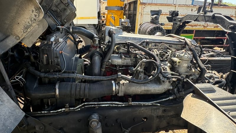 HINO FL 251แรงม้า รถบรรทุก 10ล้อ หัวลาก เฉพาะหัว ปี2015 HINO FL 251แรงม้า รถบรรทุก 10ล้อ หัวลาก เฉพาะหัว ปี2015