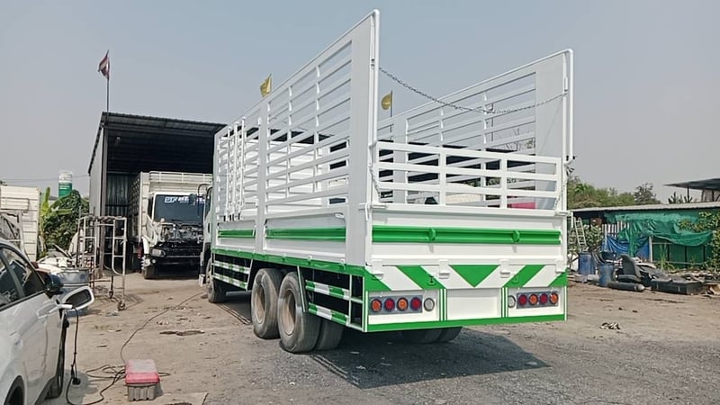 ISUZU FVM 240แรงม้า รถบรรทุก 10ล้อ กระบะคอกสูง ปี2011