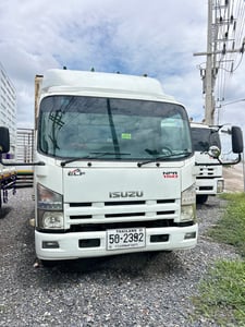 ISUZU NPR 150แรงม้า รถบรรทุก 6ล้อ ตู้แห้ง ปี2013 เลขไมล์น้อยกว่า 500,000 กม.