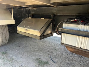 HINO FL 212แรงม้า รถบรรทุก 10ล้อ กระบะเหล็ก ปี2013 เลขไมล์น้อยกว่า 500,000 กม. HINO FL 212แรงม้า รถบรรทุก 10ล้อ กระบะเหล็ก ปี2013 เลขไมล์น้อยกว่า 500,000 กม.