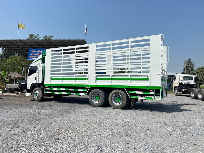 ISUZU FVM 240แรงม้า รถบรรทุก 10ล้อ กระบะคอกสูง ปี2015 เลขไมล์น้อยกว่า 500,000 กม.