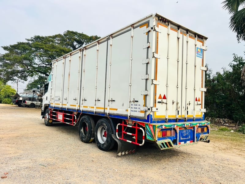ISUZU FVM 300แรงม้า รถบรรทุก 10ล้อ ตู้แห้ง ปี2016 เลขไมล์น้อยกว่า 500,000 กม.