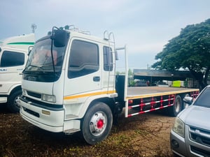 ISUZU FVM 230แรงม้า รถบรรทุก 10ล้อ พื้นเรียบ ปี2007 เลขไมล์น้อยกว่า 500,000 กม. ISUZU FVM 230แรงม้า รถบรรทุก 10ล้อ พื้นเรียบ ปี2007 เลขไมล์น้อยกว่า 500,000 กม.