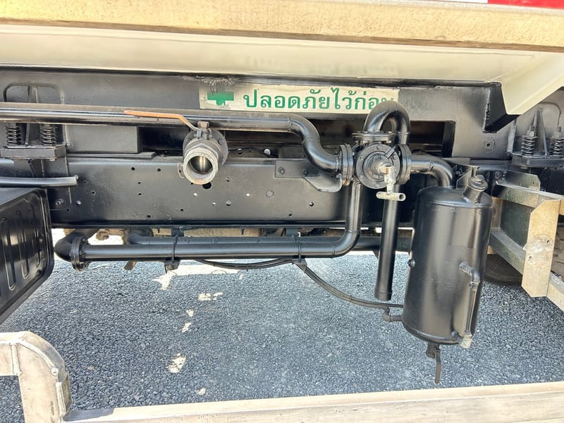 ISUZU FVM 240แรงม้า รถบรรทุก 10ล้อ บรรทุกน้ำ