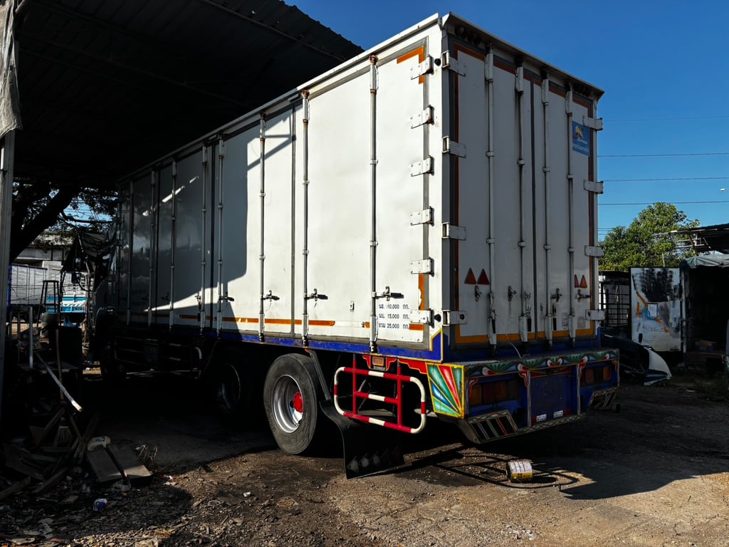 ISUZU FVM 300แรงม้า รถบรรทุก 10ล้อ ตู้แห้ง ปี2016 เลขไมล์น้อยกว่า 500,000 กม.