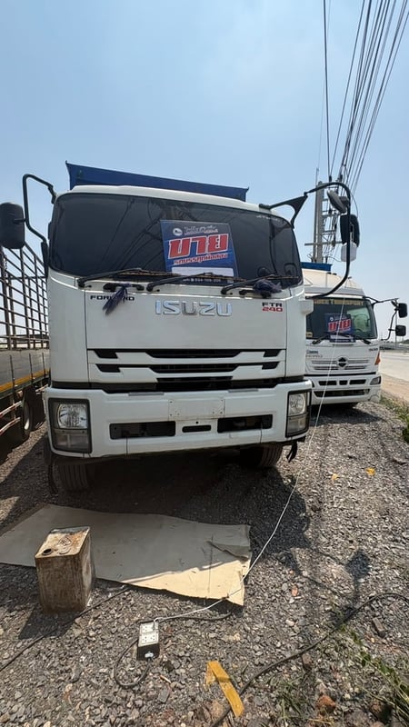 ISUZU FTR 240แรงม้า รถบรรทุก 6ล้อ ตู้แห้ง ปี2019 เลขไมล์น้อยกว่า 500,000 กม.