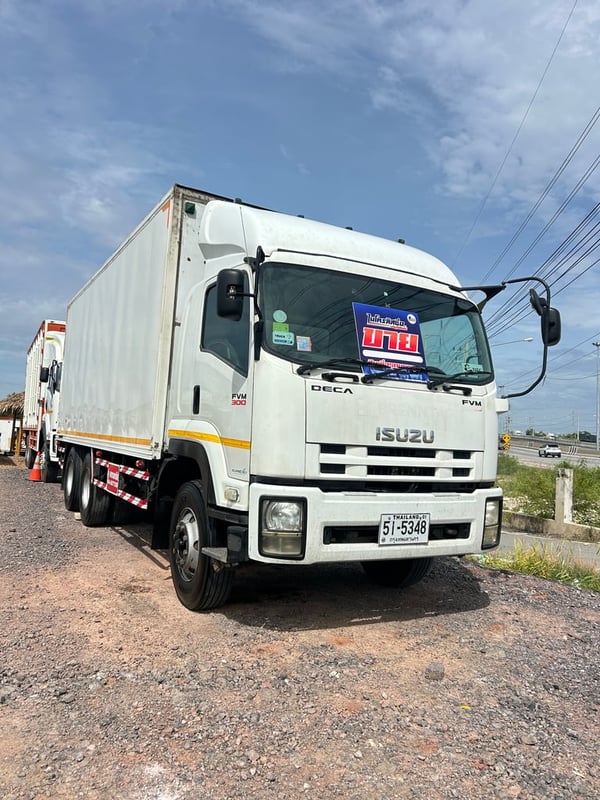 ISUZU FVM 300แรงม้า รถบรรทุก 10ล้อ ตู้แห้ง ปี2015 เลขไมล์น้อยกว่า 500,000 กม. ISUZU FVM 300แรงม้า รถบรรทุก 10ล้อ ตู้แห้ง ปี2015 เลขไมล์น้อยกว่า 500,000 กม.