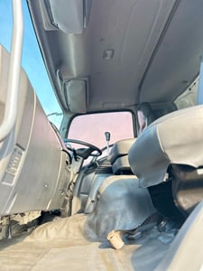 ISUZU FTR 240แรงม้า รถบรรทุก 6ล้อ ตู้แห้ง ปี2019 เลขไมล์น้อยกว่า 500,000 กม.