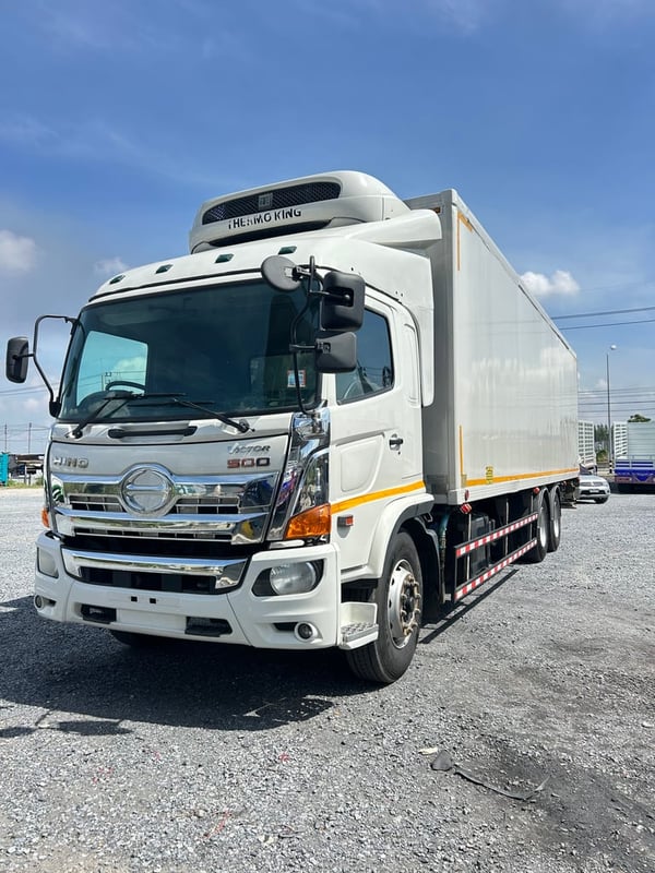 HINO FL 260แรงม้า รถบรรทุก 10ล้อ ตู้เย็น ปี2016 เลขไมล์น้อยกว่า 500,000 กม.