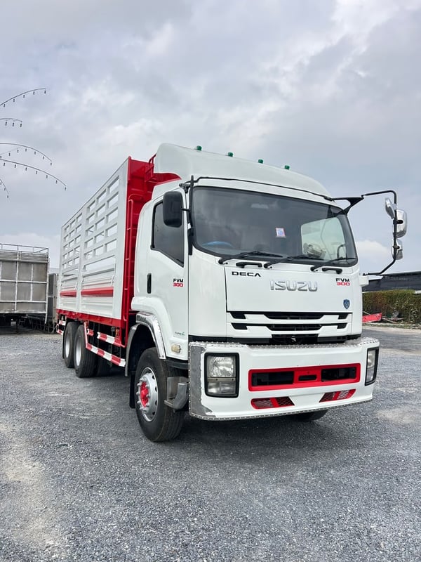 ISUZU FVM 300แรงม้า รถบรรทุก 10ล้อ กระบะคอกสูง ปี2017 เลขไมล์น้อยกว่า 500,000 กม.