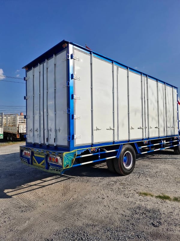 ISUZU FTR 240แรงม้า รถบรรทุก 6ล้อ ตู้แห้ง ปี2011 เลขไมล์น้อยกว่า 500,000 กม.