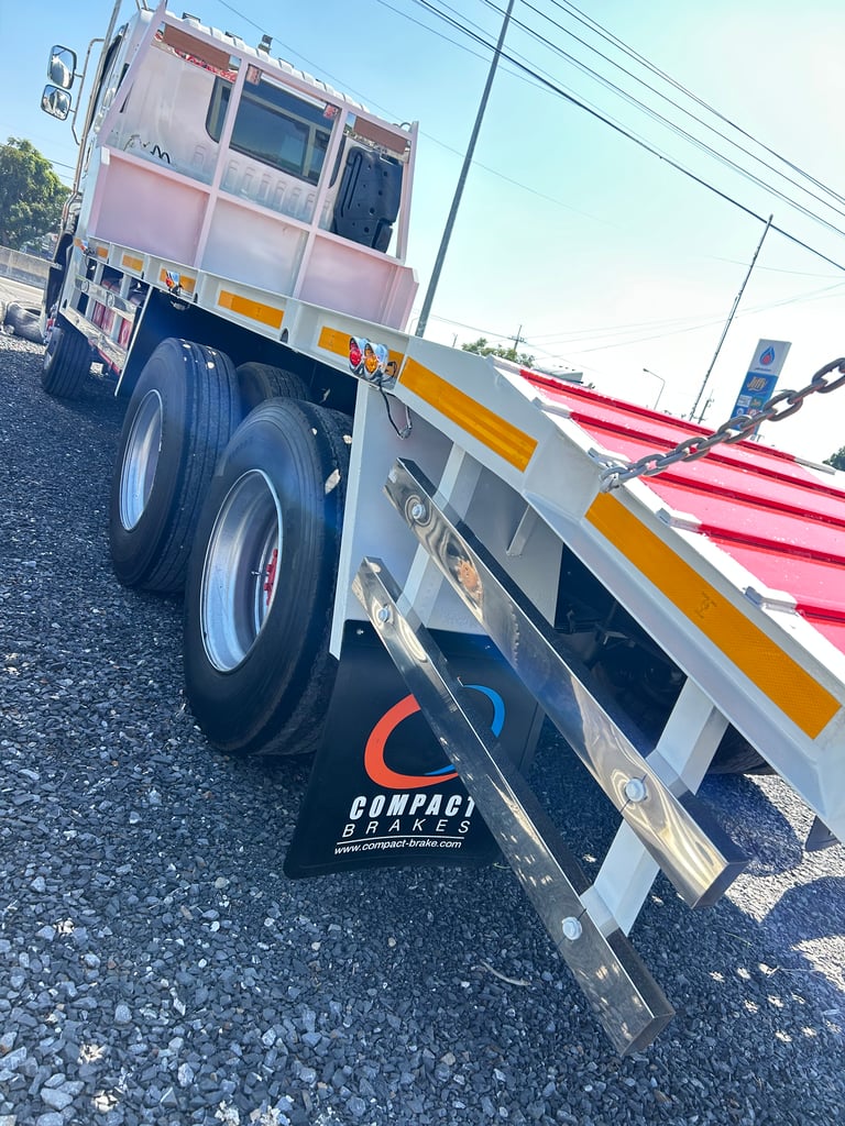 ISUZU FXZ 360แรงม้า รถบรรทุก 10ล้อ พื้นเรียบ ปี2013 เลขไมล์น้อยกว่า 500,000 กม. ISUZU FXZ 360แรงม้า รถบรรทุก 10ล้อ พื้นเรียบ ปี2013 เลขไมล์น้อยกว่า 500,000 กม.