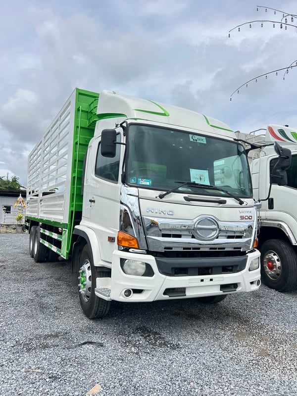 10ล้อHinoคอกสวยๆ