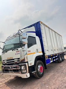 ISUZU FVM 240แรงม้า รถบรรทุก 10ล้อ ตู้แห้ง ปี2009 เลขไมล์น้อยกว่า 500,000 กม.