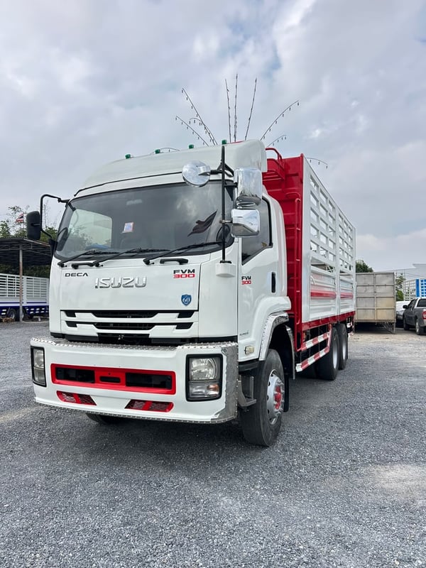 ISUZU FVM 300แรงม้า รถบรรทุก 10ล้อ กระบะคอกสูง ปี2017 เลขไมล์น้อยกว่า 500,000 กม.